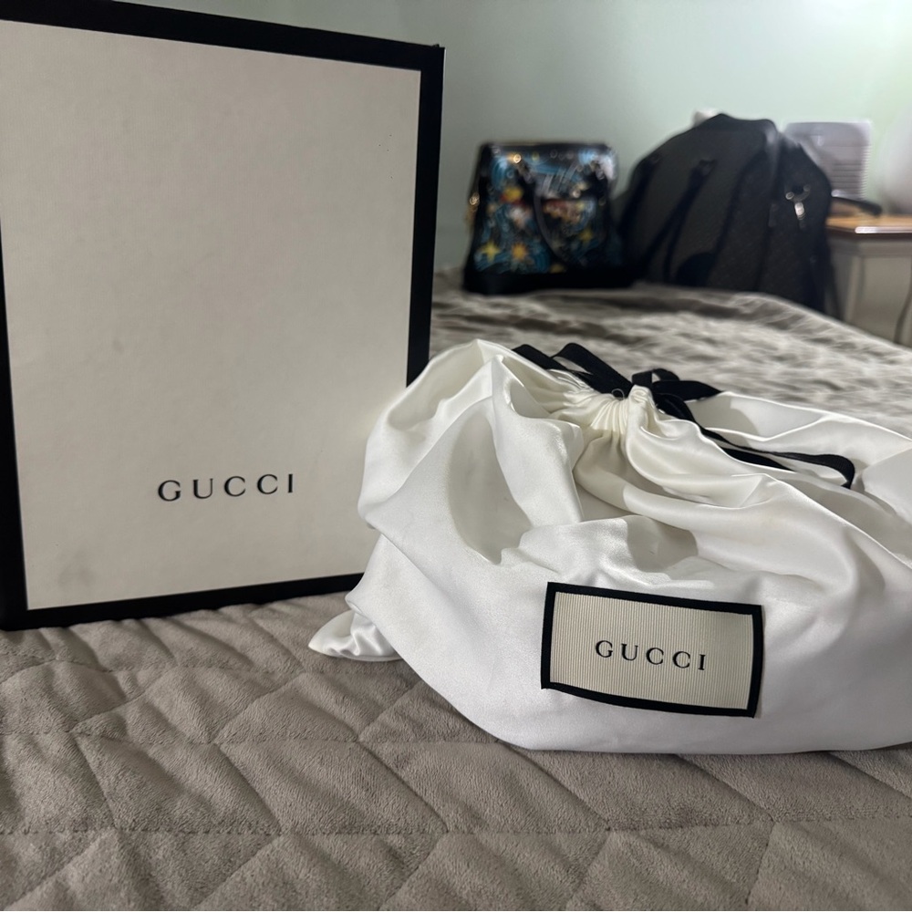 Gucci Women's Taupe Leather Crossbody Bag - Picture 8 of 8